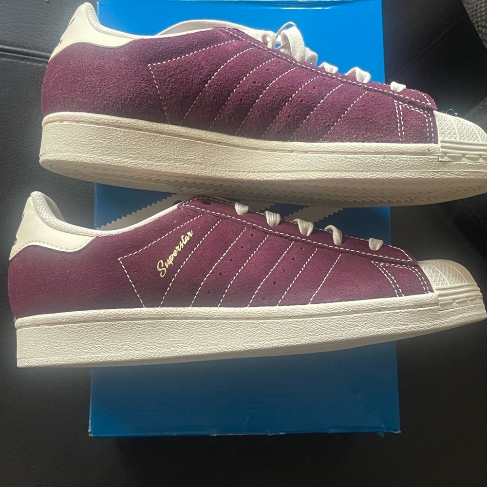 Brand New Women’s Adidas Superstars Maroon and Off-White Sneakers 7.5 - Picture 2 of 10